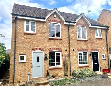 Grendon Drive, 3 bedroom Semi Detached House to rent, £1,200 pcm