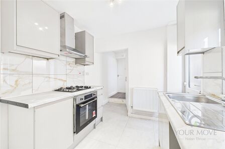 3 bedroom Mid Terrace House for sale