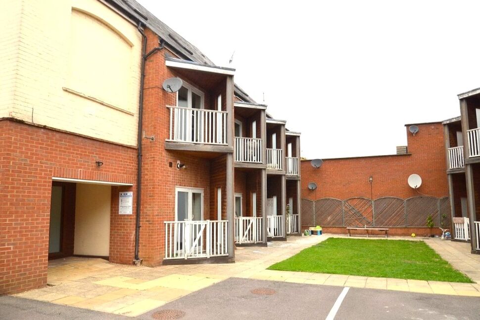 Main image of 2 bedroom Flat to rent, Wellington Street, Kettering, Northamptonshire, NN16