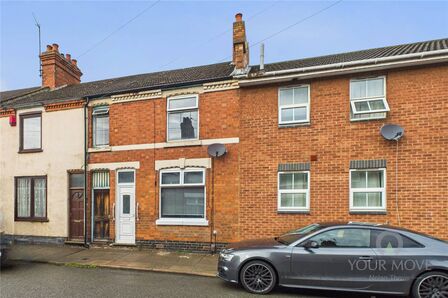 3 bedroom Mid Terrace House for sale