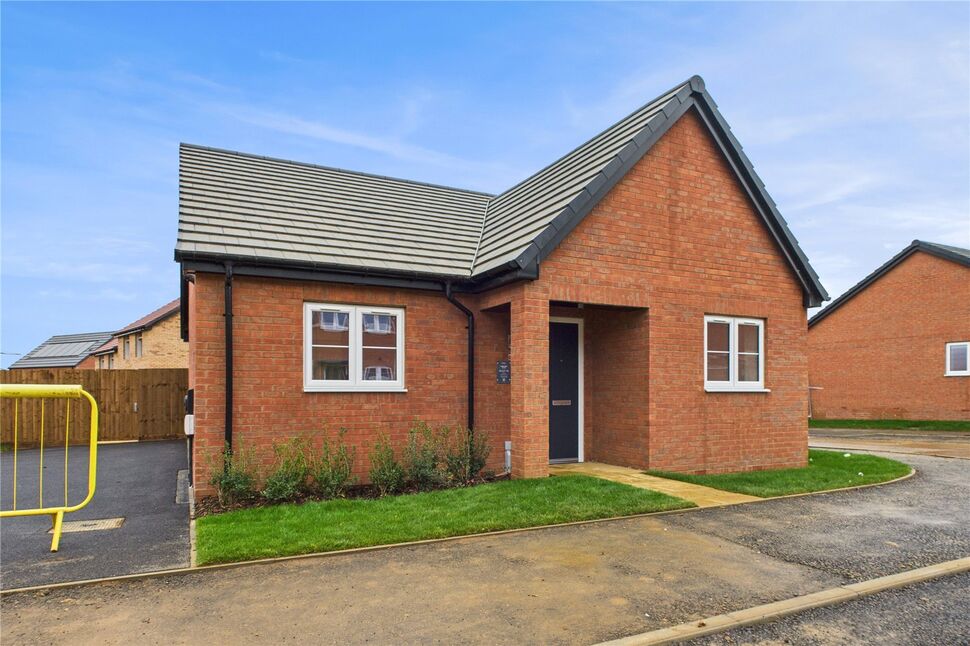Main image of 2 bedroom Detached Bungalow for sale, Bagshot Close, Kettering, Northamptonshire, NN16