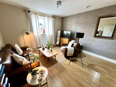 1 bedroom Flat for sale