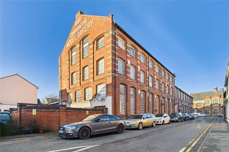 2 bedroom  Flat for sale