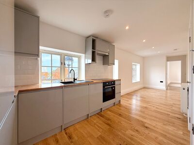 Barnwell Court, 1 bedroom  Flat to rent, £950 pcm