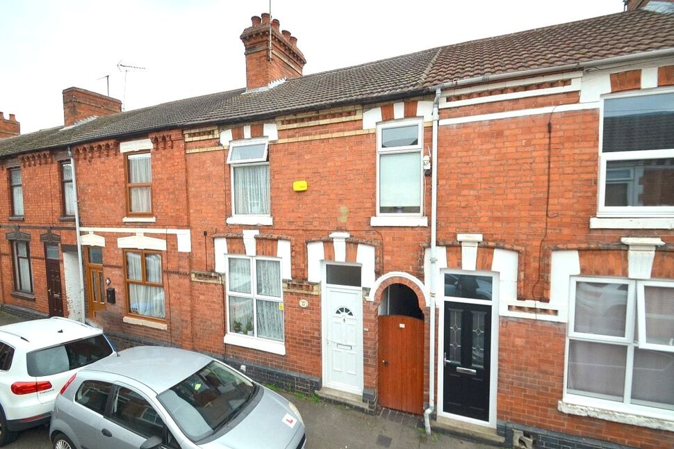 2 bedroom Mid Terrace House for sale