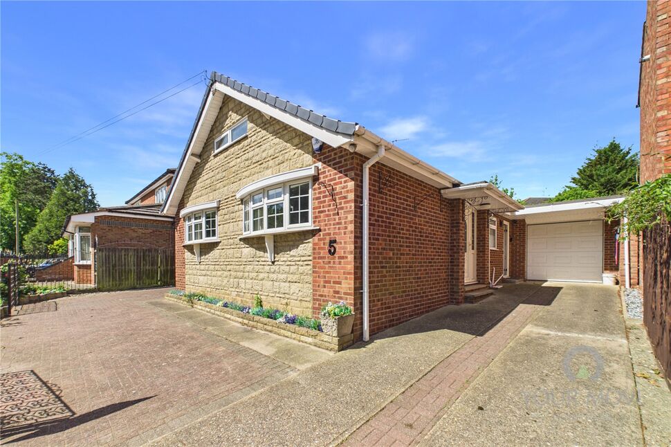 Main image of 3 bedroom Detached Bungalow for sale, Hallwood Road, Kettering, Northamptonshire, NN16