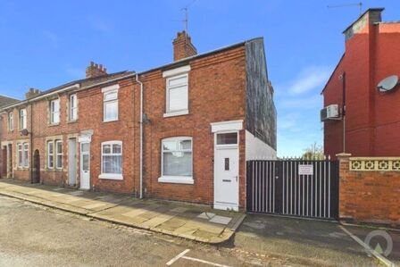 3 bedroom End Terrace House for sale