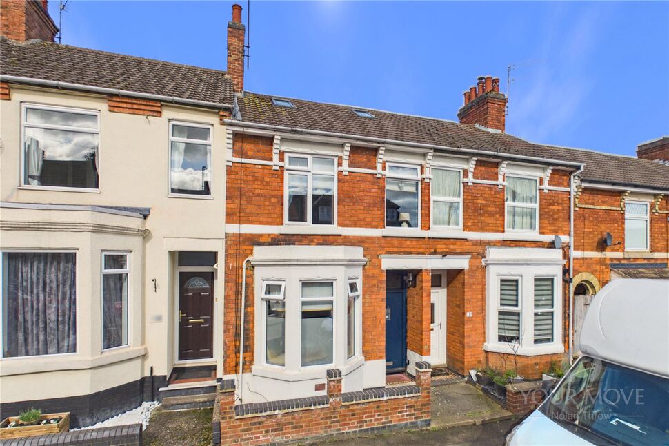 3 bedroom Mid Terrace House for sale