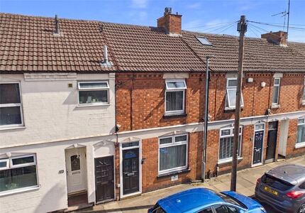 3 bedroom Mid Terrace House for sale