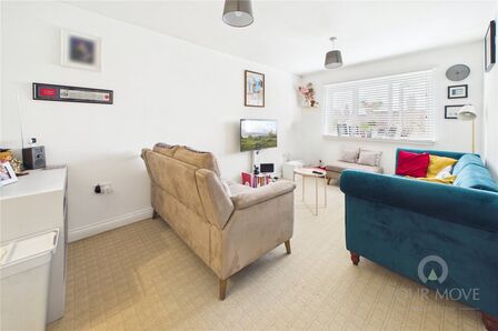 Reservoir Road, 1 bedroom Flat for sale, &pound;105,000