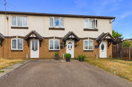 St. Bernards Court, 2 bedroom Mid Terrace House for sale, &pound;200,000