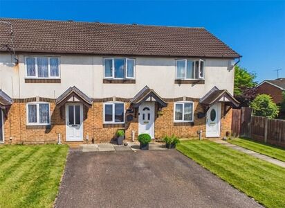2 bedroom Mid Terrace House for sale