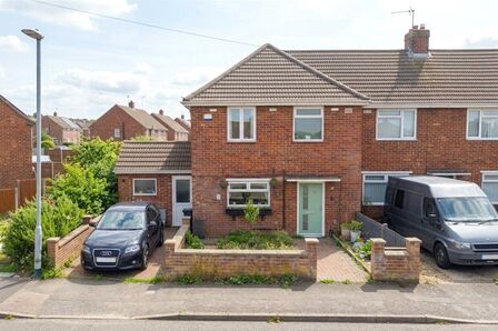 Doris Road, 3 bedroom End Terrace House for sale, &pound;245,000