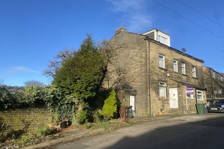 Old Road, 3 bedroom Semi Detached House to rent, £725 pcm
