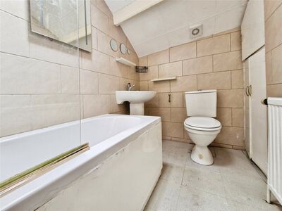 3 bedroom End Terrace House to rent