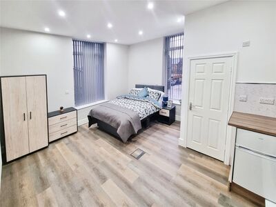 1 bedroom Detached Room to rent
