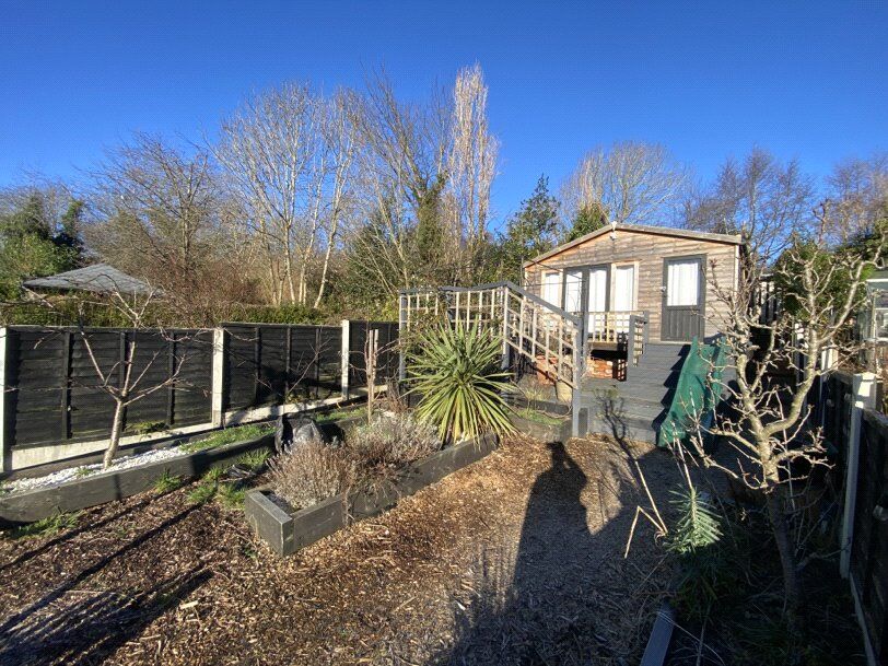 3 bedroom End Terrace House for sale, Elston Drive, Riddlesden, BD20