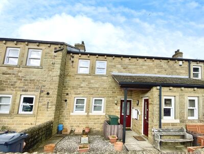 Redman Garth, 2 bedroom  Flat for sale, £80,000