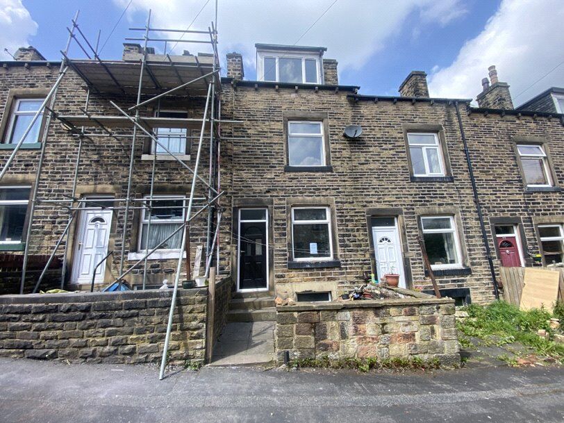 Main image of 3 bedroom Mid Terrace House for sale, Carleton Street, Keighley, Bradford, BD20