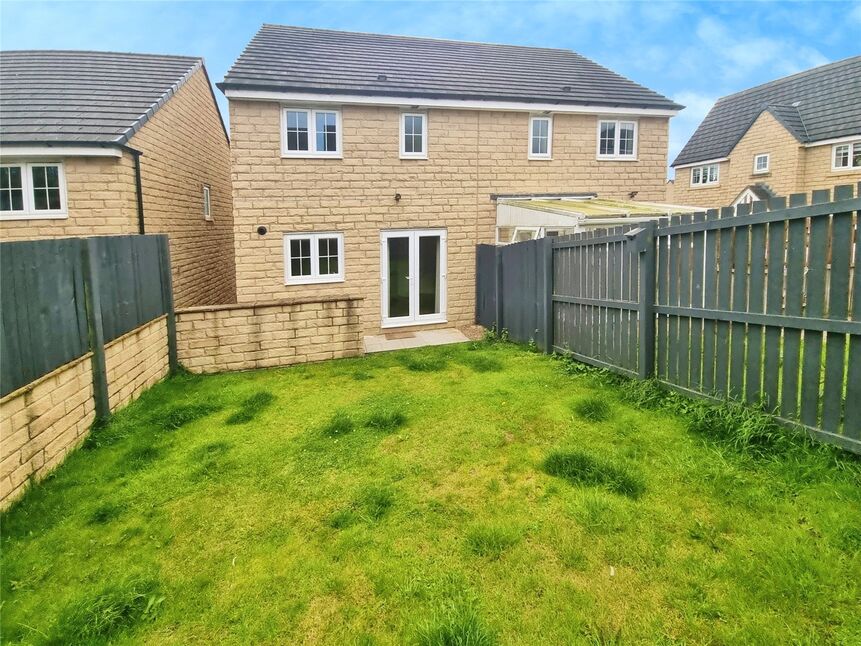 Main image of 3 bedroom Semi Detached House to rent, The Knoll, Keighley, West Yorkshire, BD22