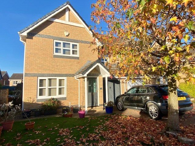 Main image of 3 bedroom Semi Detached House for sale, Robin Drive, Steeton, West Yorkshire, BD20