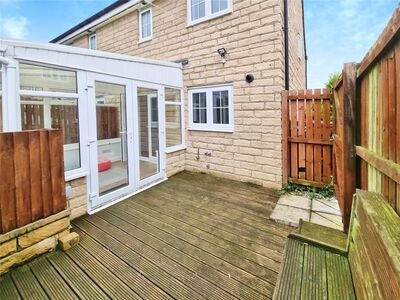 The Knoll, 3 bedroom Semi Detached House to rent, £1,100 pcm