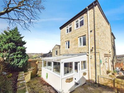 2 bedroom End Terrace Property to rent