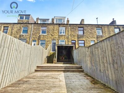 Alma Terrace, 2 bedroom Mid Terrace House to rent, £800 pcm