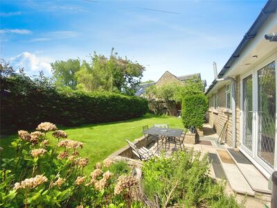 4 bedroom Detached Bungalow for sale
