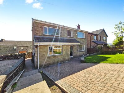 4 bedroom Detached House to rent