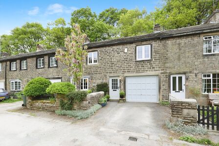 4 bedroom Mid Terrace Property for sale