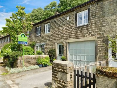 4 bedroom Mid Terrace Property for sale