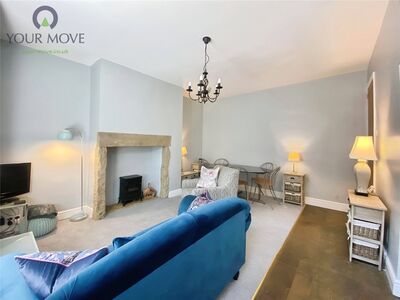 3 bedroom Mid Terrace House for sale