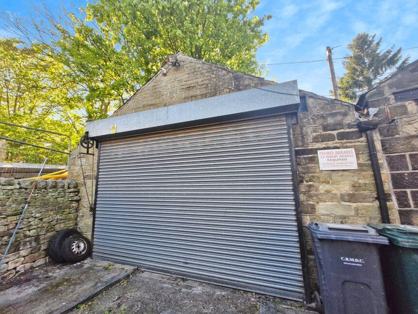 Semi Detached Garage to rent