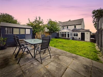 Rylands Avenue, 2 bedroom Semi Detached House to rent, £1,050 pcm