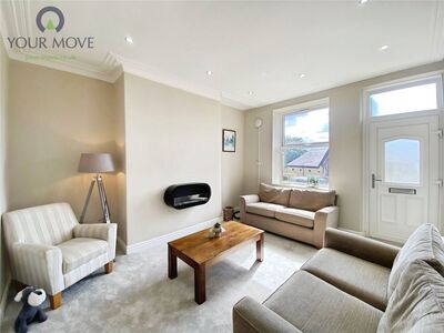 2 bedroom Mid Terrace House for sale
