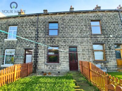 Queen Street, 3 bedroom Mid Terrace House to rent, &pound;950 pcm