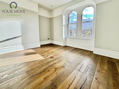 1 bedroom Mid Terrace Flat to rent