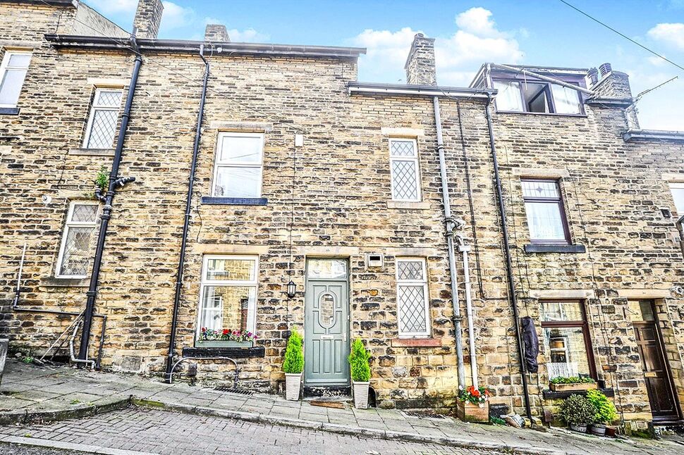 Main image of 3 bedroom Mid Terrace House for sale, Oak Grove, Keighley, West Yorkshire, BD21
