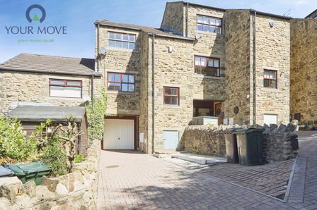 3 bedroom Mid Terrace House for sale