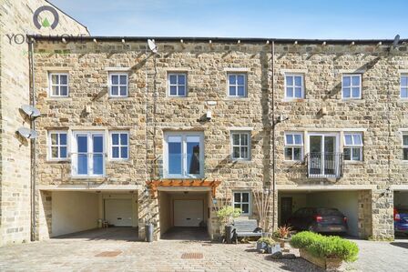 5 bedroom Mid Terrace House for sale