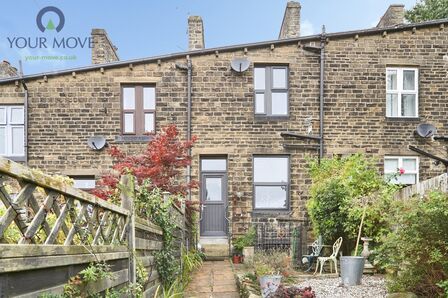 3 bedroom Mid Terrace House for sale