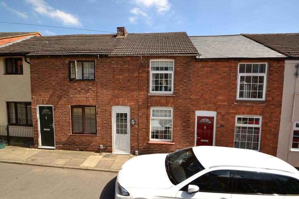 2 bedroom Mid Terrace House to rent