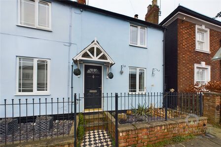 2 bedroom Semi Detached House to rent