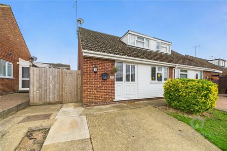 Sherwood Avenue, 2 bedroom Semi Detached House for sale, £275,000