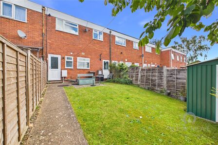 Fulford Drive, 2 bedroom Flat for sale, &pound;165,000