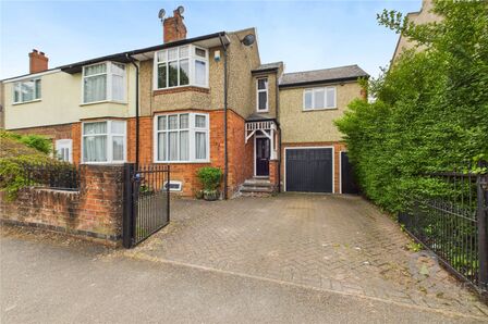 4 bedroom Semi Detached House for sale
