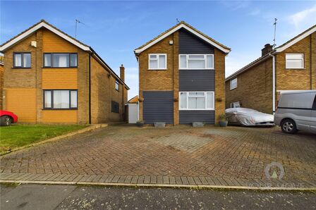 Grasscroft, 4 bedroom Detached House for sale, £332,500