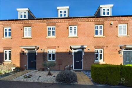 3 bedroom Mid Terrace House for sale