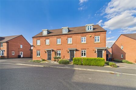 3 bedroom Mid Terrace House for sale